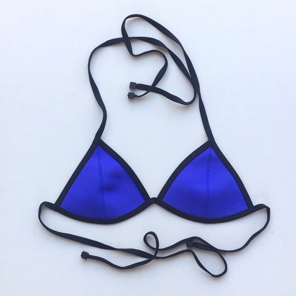 Triangl Chloe Blue and Black contrast Bikini top